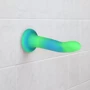 Фалоімітатор, що світиться в темряві ADDICTION - Rave - 8" Glow in the Dark Dildo - Blue Green: Мошонка Нет